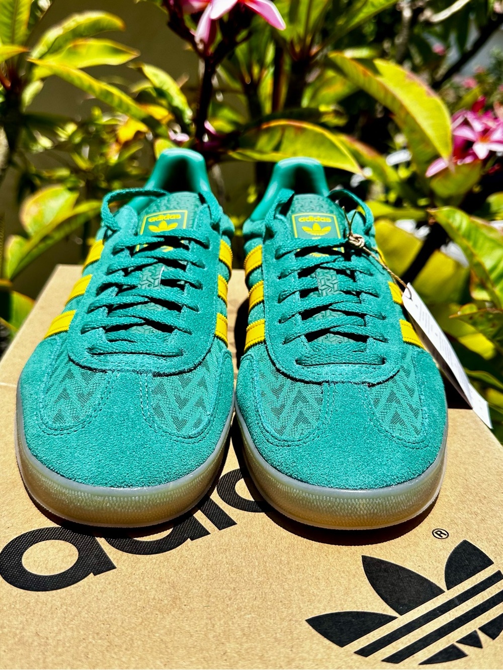 adidas Gazelle Women’s Teal Suede Sneakers Green with Yellow Three Stripes - Picture 1 of 10